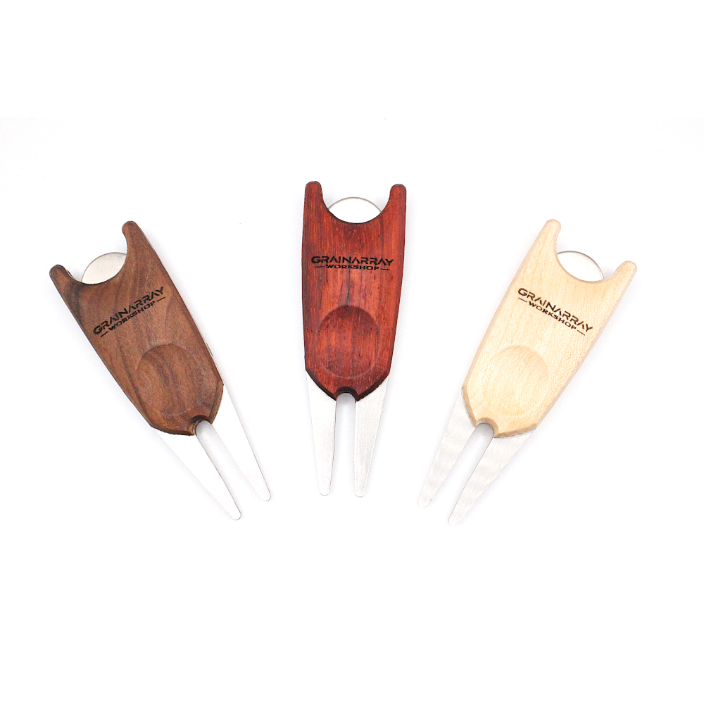 divot tools with logos